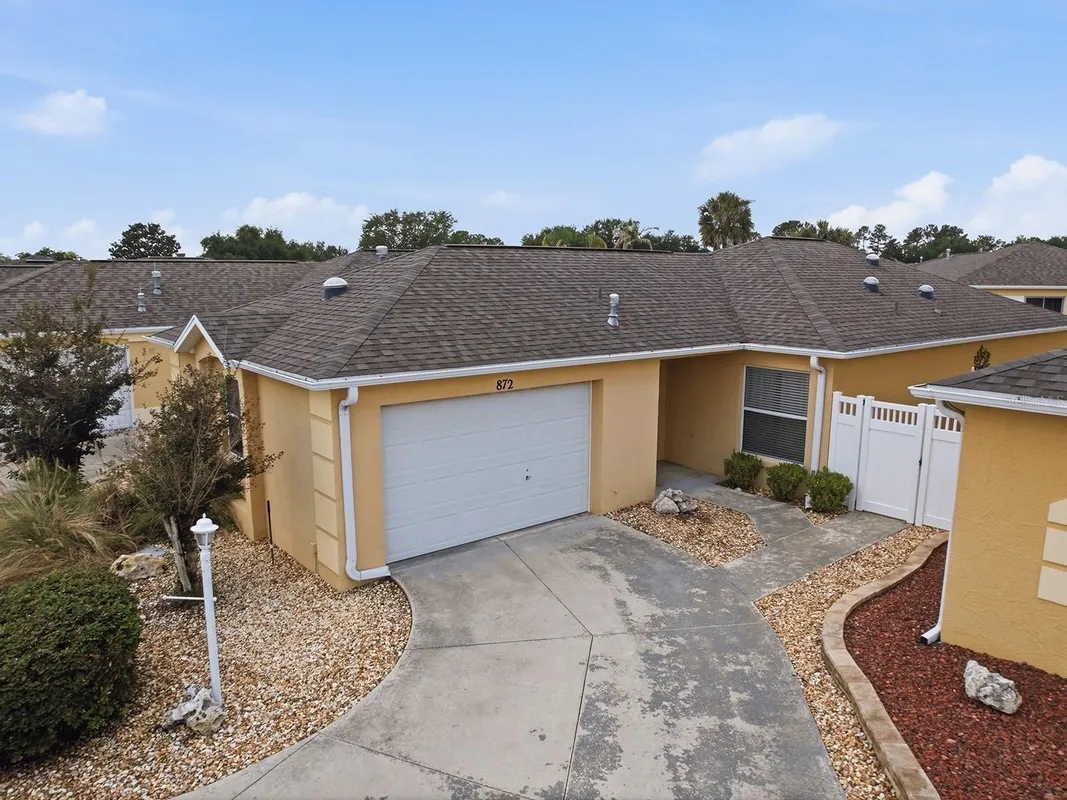 Property Slideshow image 1 of 27 | 872 winchester ct, The Villages, FL, 32162
