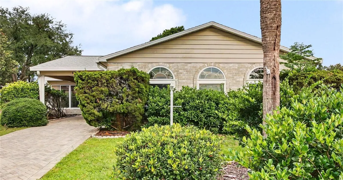 Property Slideshow image 1 of 33 | 1204 maria ct, Lady Lake, FL, 32159