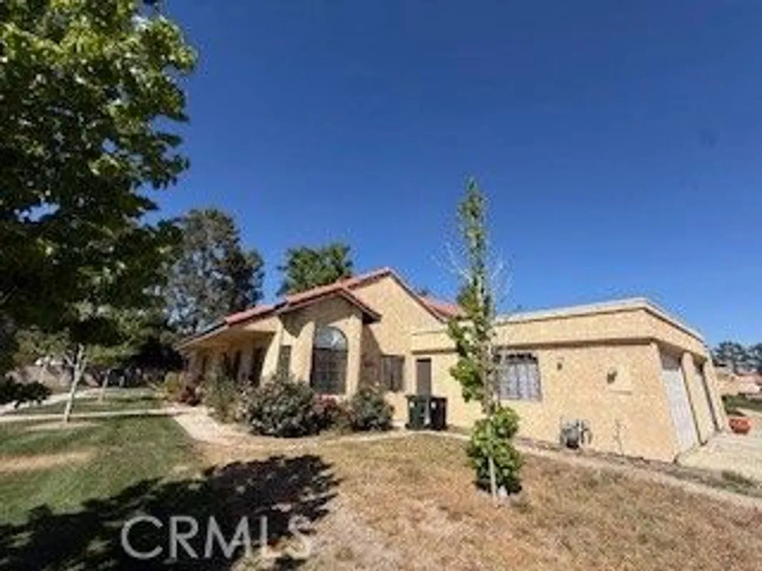 Property Slideshow image 1 of 25 | 19218 elm dr, Apple Valley, CA, 92308