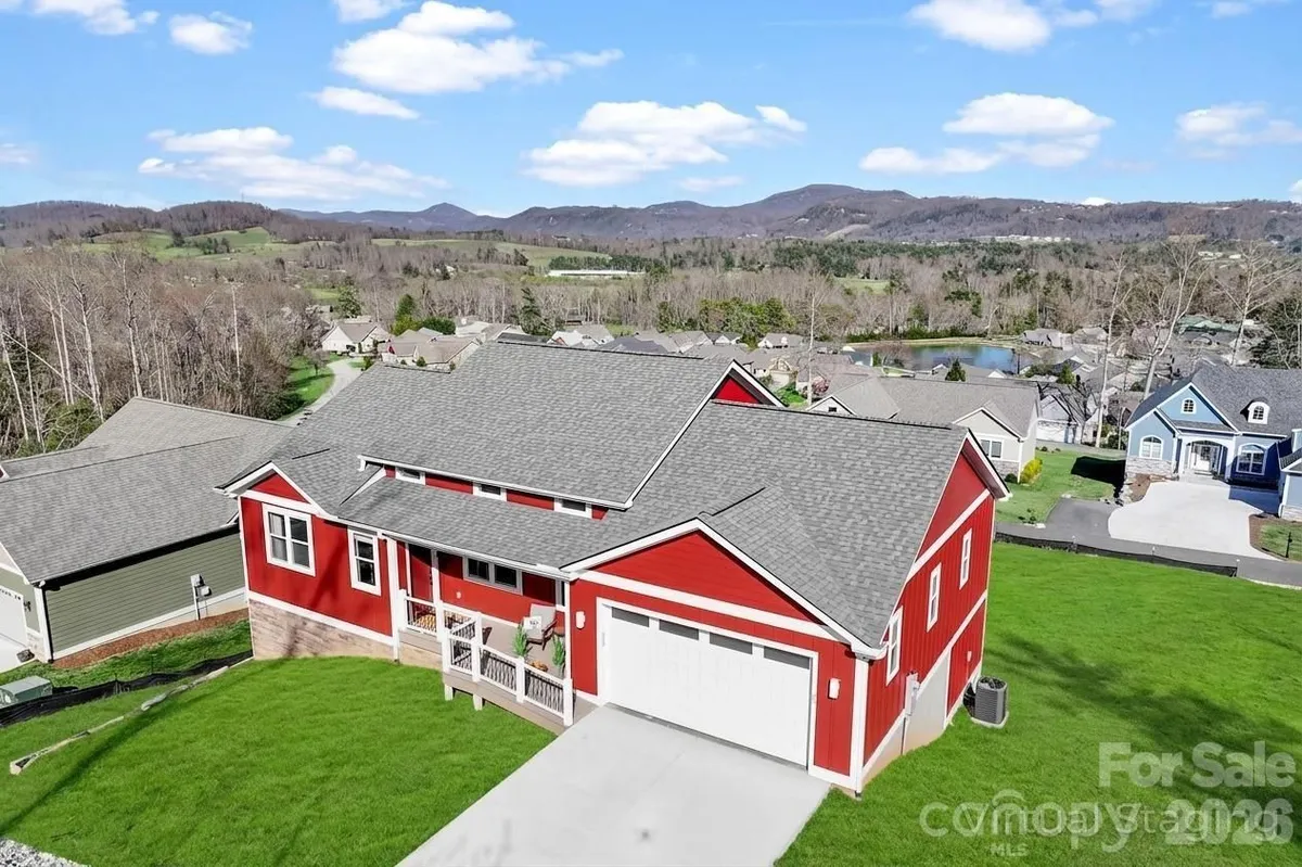 Property Slideshow image 1 of 24 | 68 carrie dr, Hendersonville, NC, 28792