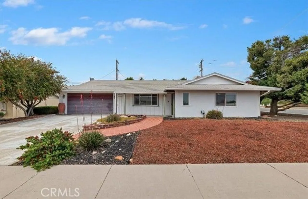 Property Slideshow image 1 of 29 | 27190 pinehurst rd, Menifee, CA, 92586