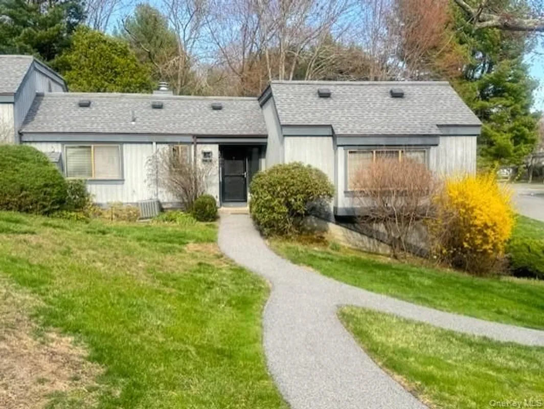 Property Slideshow image 1 of 31 | 243 heritage hills dr b, Somers, NY, 10589