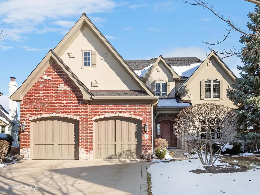 Property Slideshow image 1 of 43 | 48 forest gate cir, Oak Brook, IL, 60523
