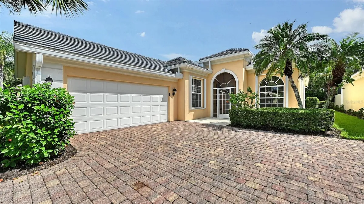 Property Slideshow image 1 of 100 | 5679 ferrara dr, Sarasota, FL, 34238