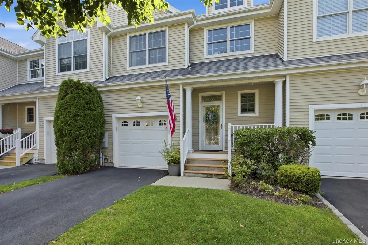 Property Slideshow image 1 of 38 | 2 emilys way, Brookhaven, NY, 11733