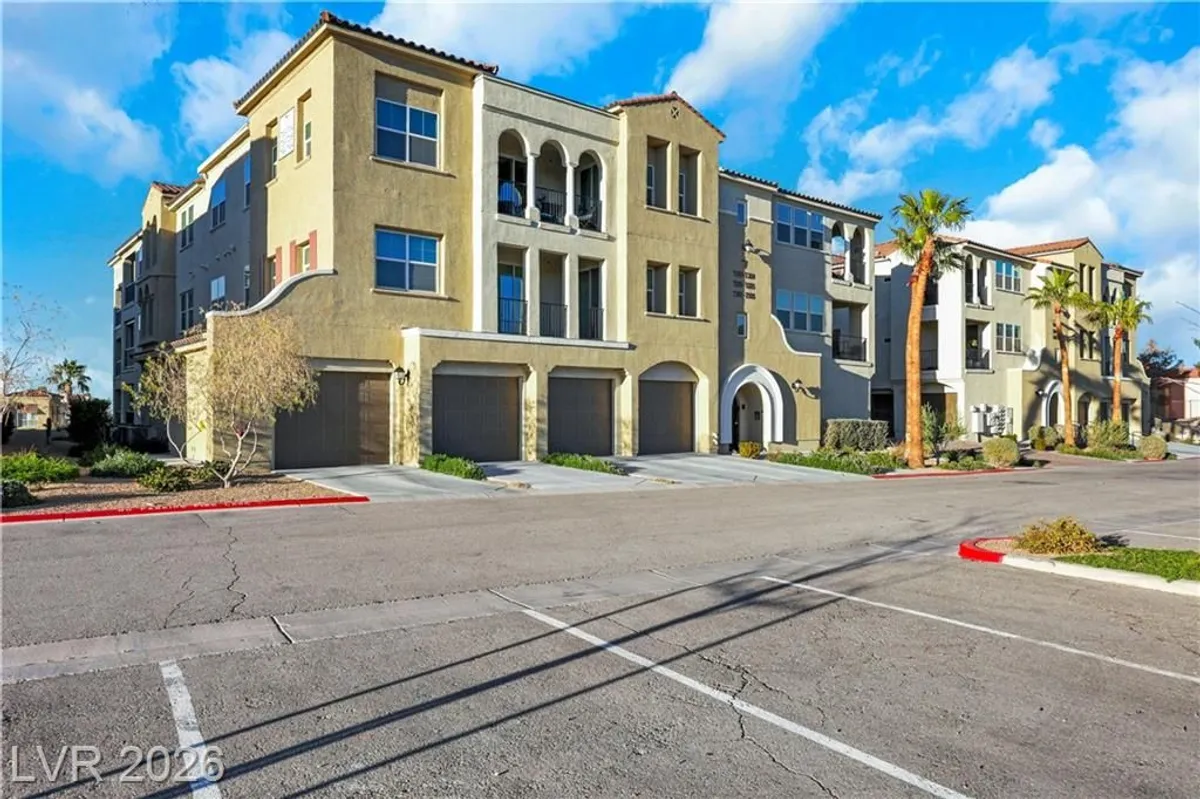Property Slideshow image 1 of 40 | 2555 hampton rd 7202, Henderson, NV, 89052