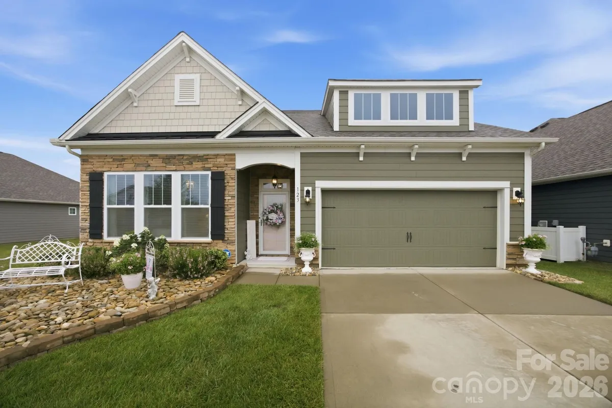 Property Slideshow image 1 of 42 | 123 cup chase dr, Mooresville, NC, 28115