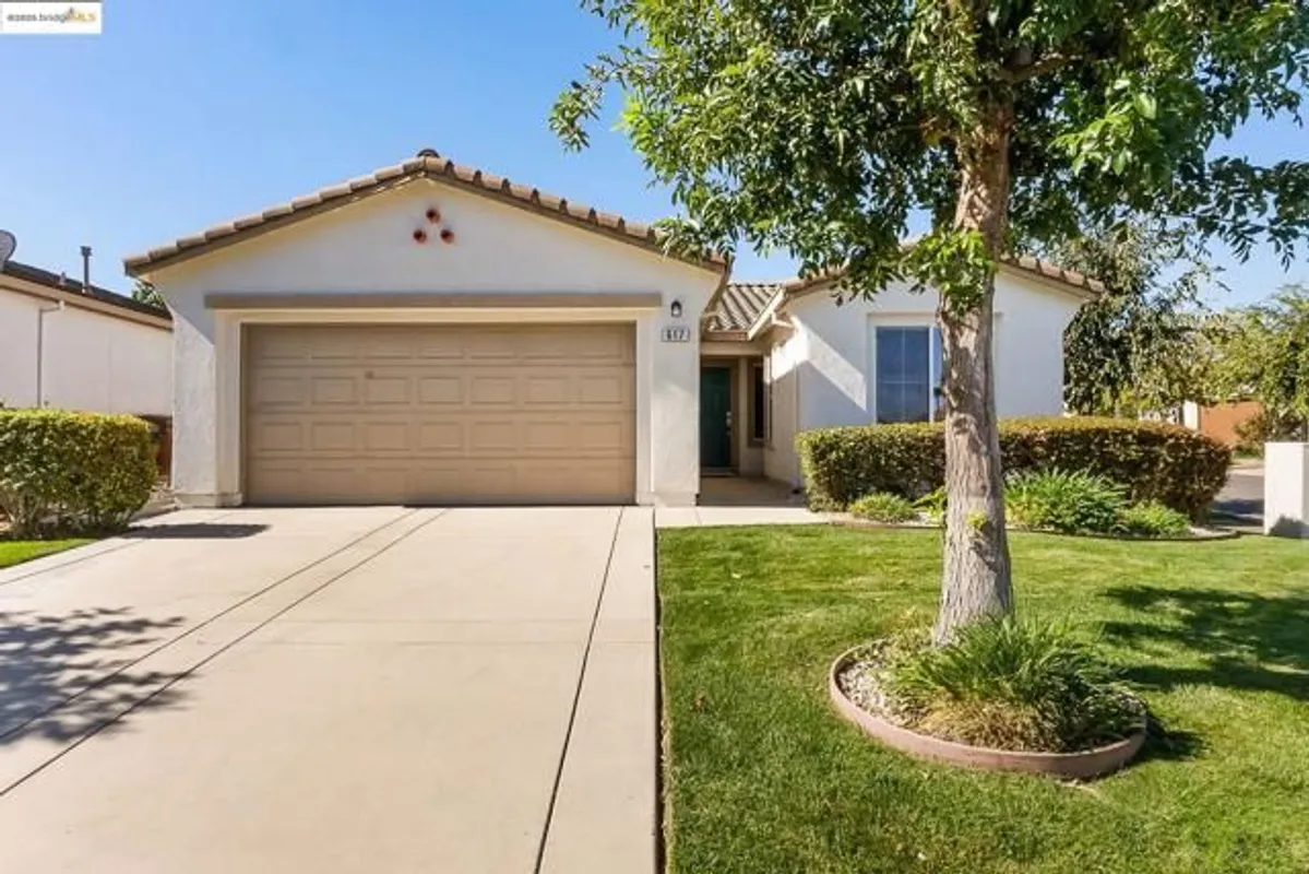 Property Slideshow image 1 of 31 | 617 twin lakes ln, Rio Vista, CA, 94571