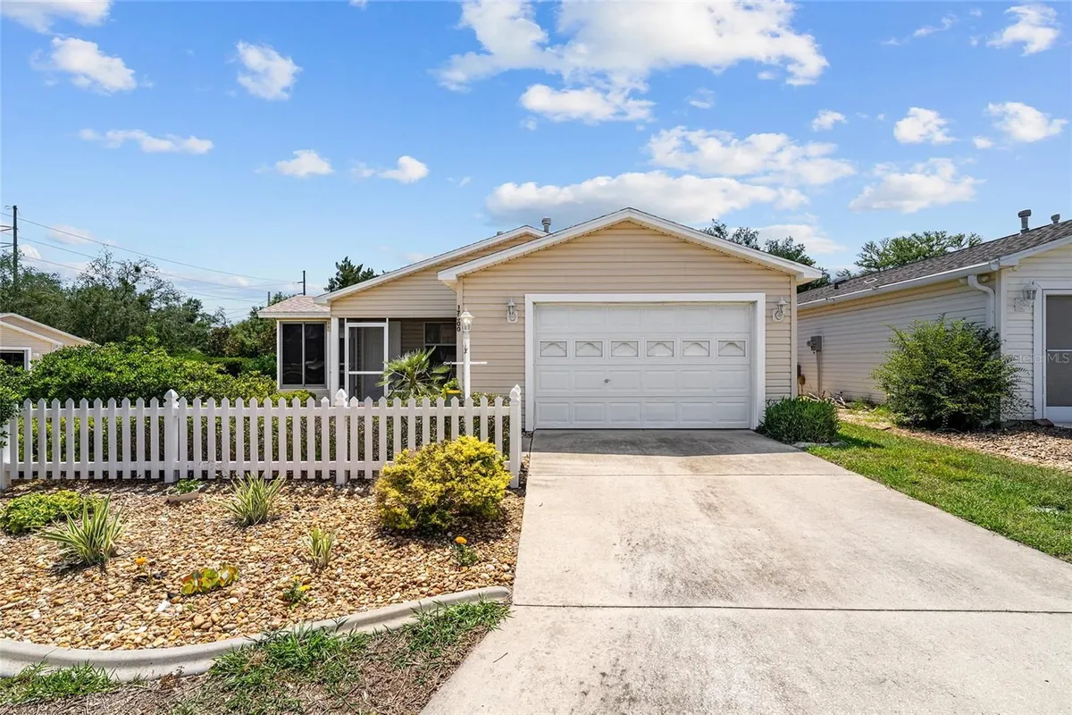 Property Slideshow image 1 of 40 | 17300 se 93rd heyward ave, The Villages, FL, 32162