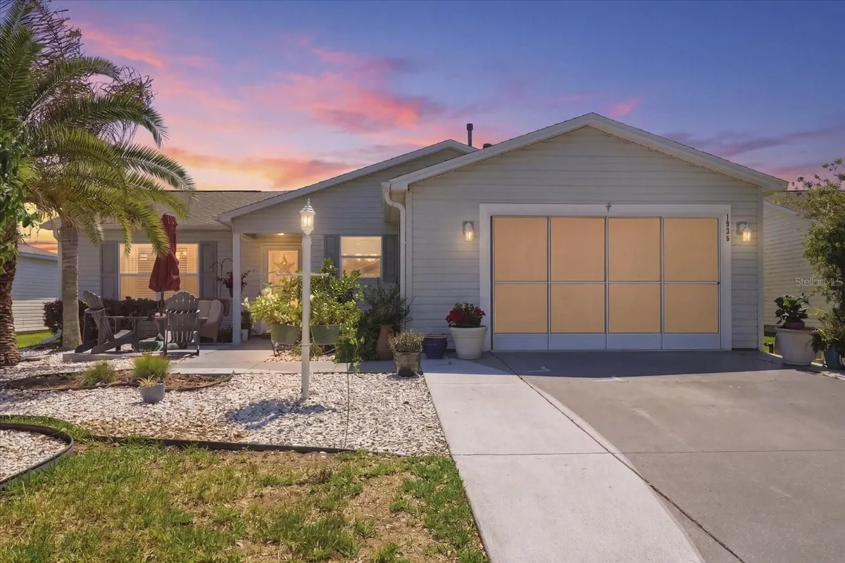 Property Slideshow image 1 of 55 | 1035 blythe way, The Villages, FL, 32162