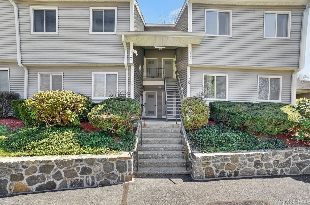 Property Slideshow image 1 of 45 | 173 long hill dr i, Yorktown, NY, 10598