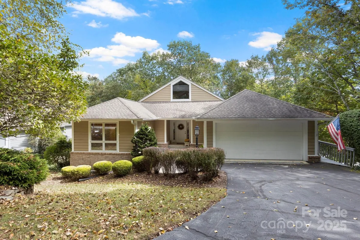 Property Slideshow image 1 of 48 | 320 dawnbrook dr 17, Flat Rock, NC, 28731