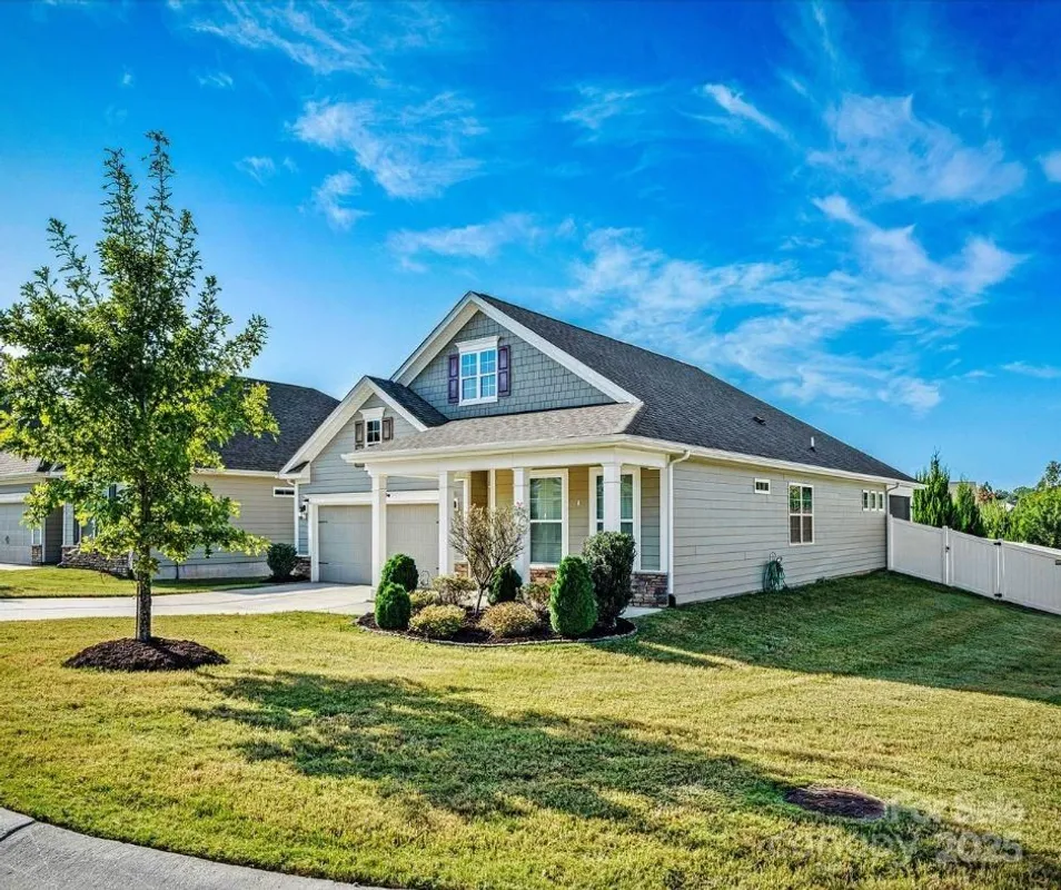Property Slideshow image 1 of 45 | 3678 norman view dr, Sherrills Ford, NC, 28673