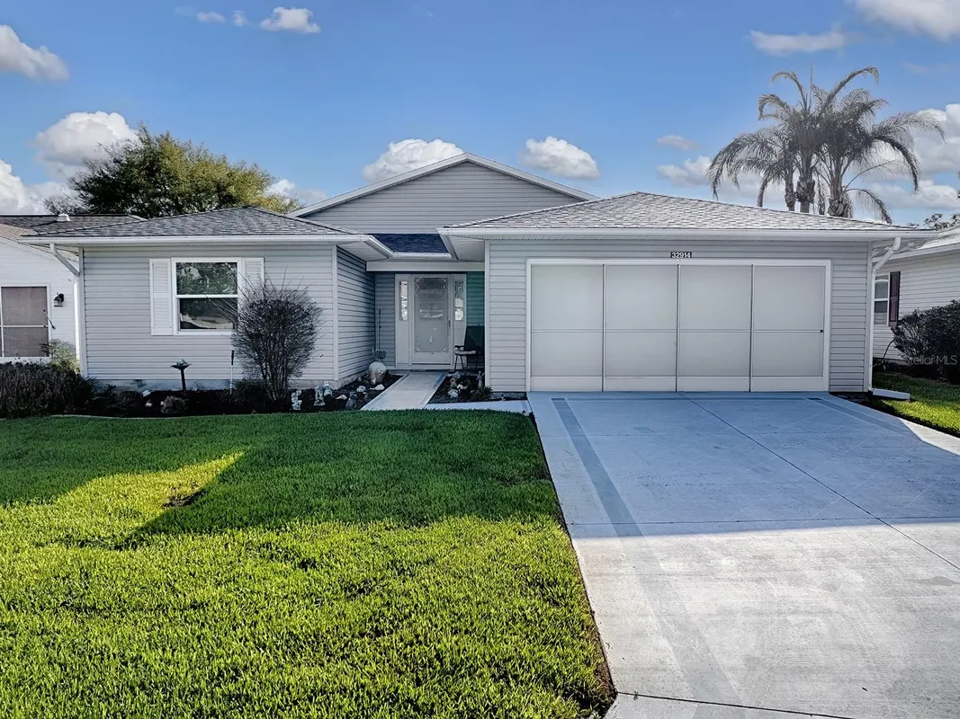 Property Slideshow image 1 of 48 | 32914 crooked oaks ln, Leesburg, FL, 34748