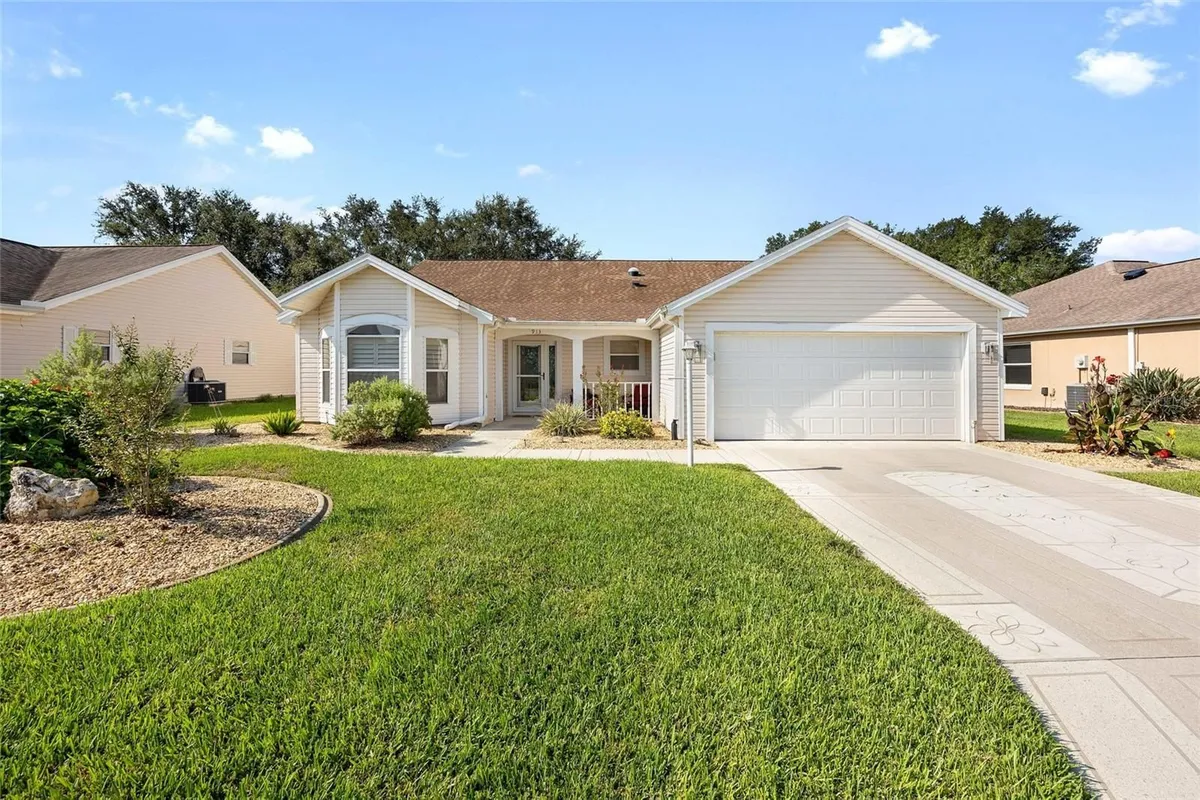 Property Slideshow image 1 of 32 | 913 soledad way, The Villages, FL, 32159