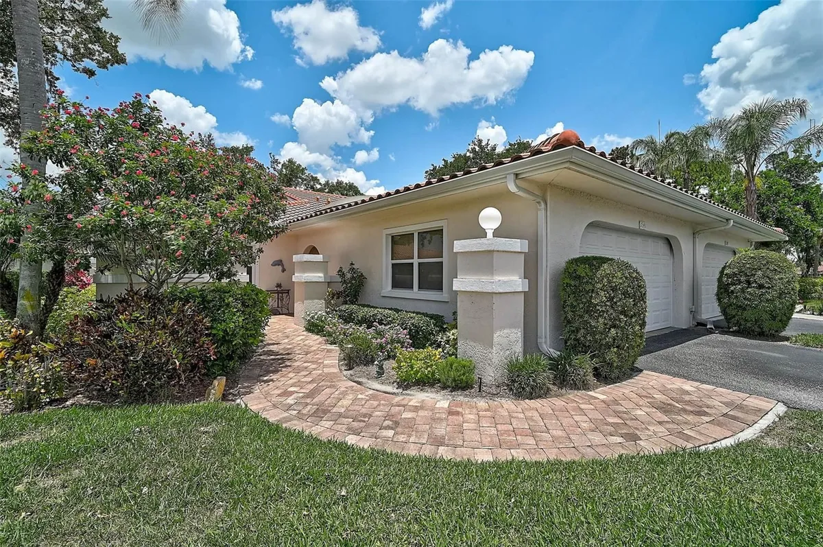 Property Slideshow image 1 of 49 | 7341 golf pointe cir, Sarasota, FL, 34243