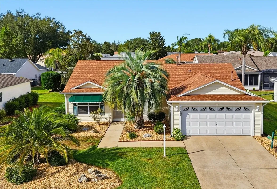 Property Slideshow image 1 of 69 | 17985 se 92nd amory ave, The Villages, FL, 32162