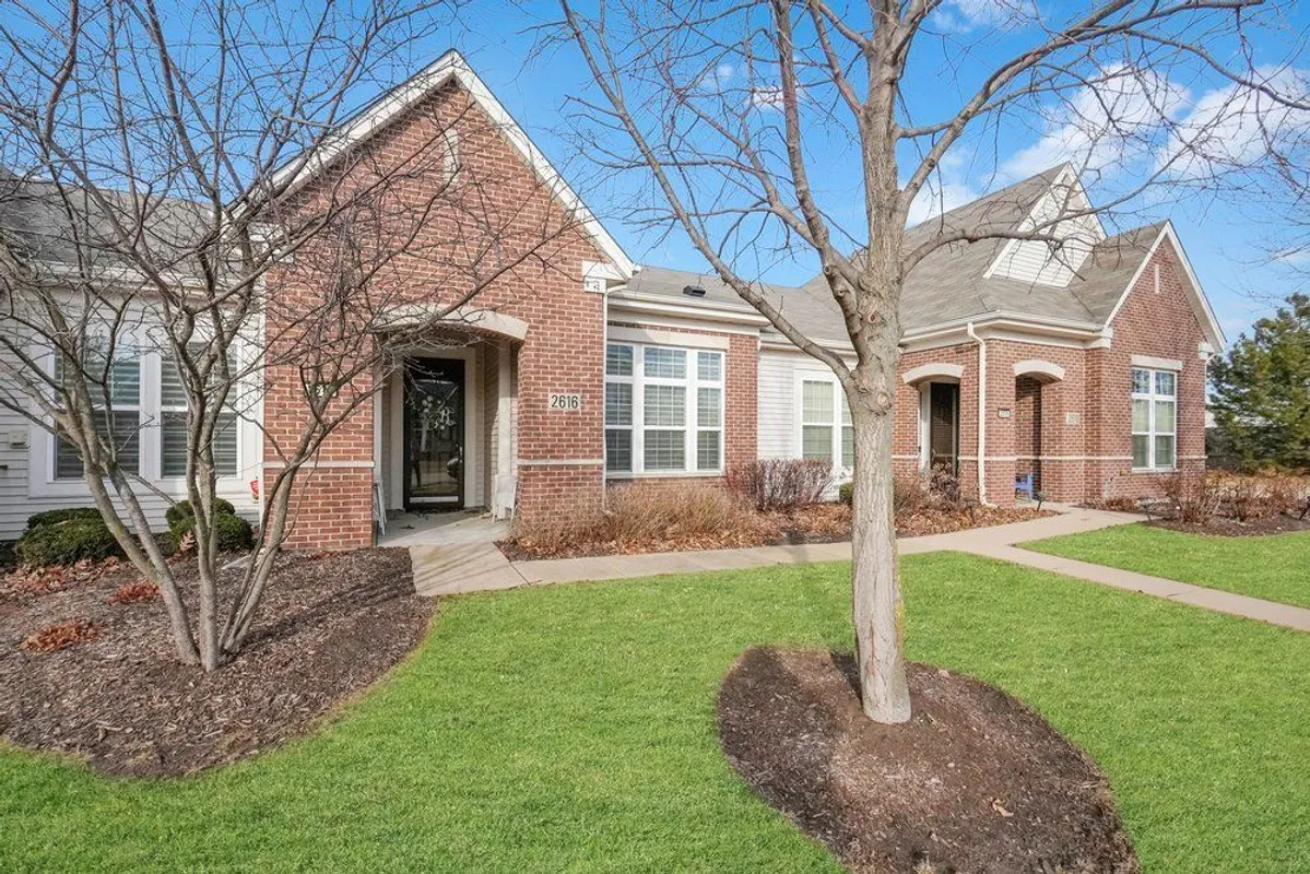 Property Slideshow image 1 of 18 | 2616 barrington cir, Naperville, IL, 60564