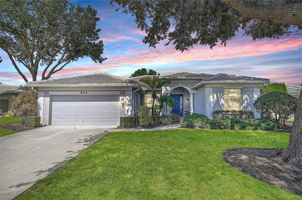 Property Slideshow image 1 of 43 | 902 bramley ct 2, Venice, FL, 34293
