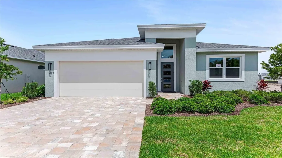 Property Slideshow image 1 of 20 | 1017 liliana dr, Deland, FL, 32724