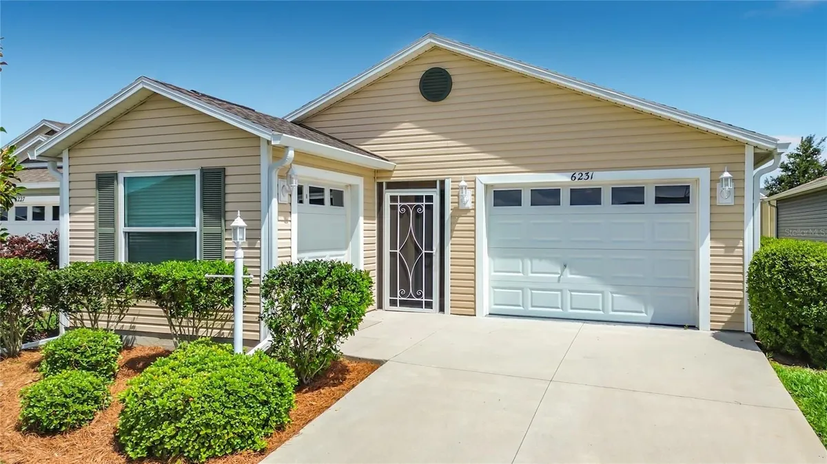 Property Slideshow image 1 of 34 | 6231 atkinson ln, The Villages, FL, 32163