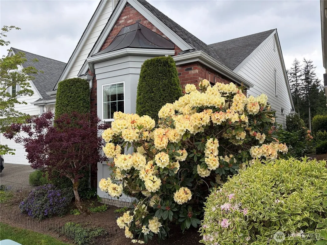 Property Slideshow image 1 of 37 | 23915 ne adair rd, Redmond, WA, 98053