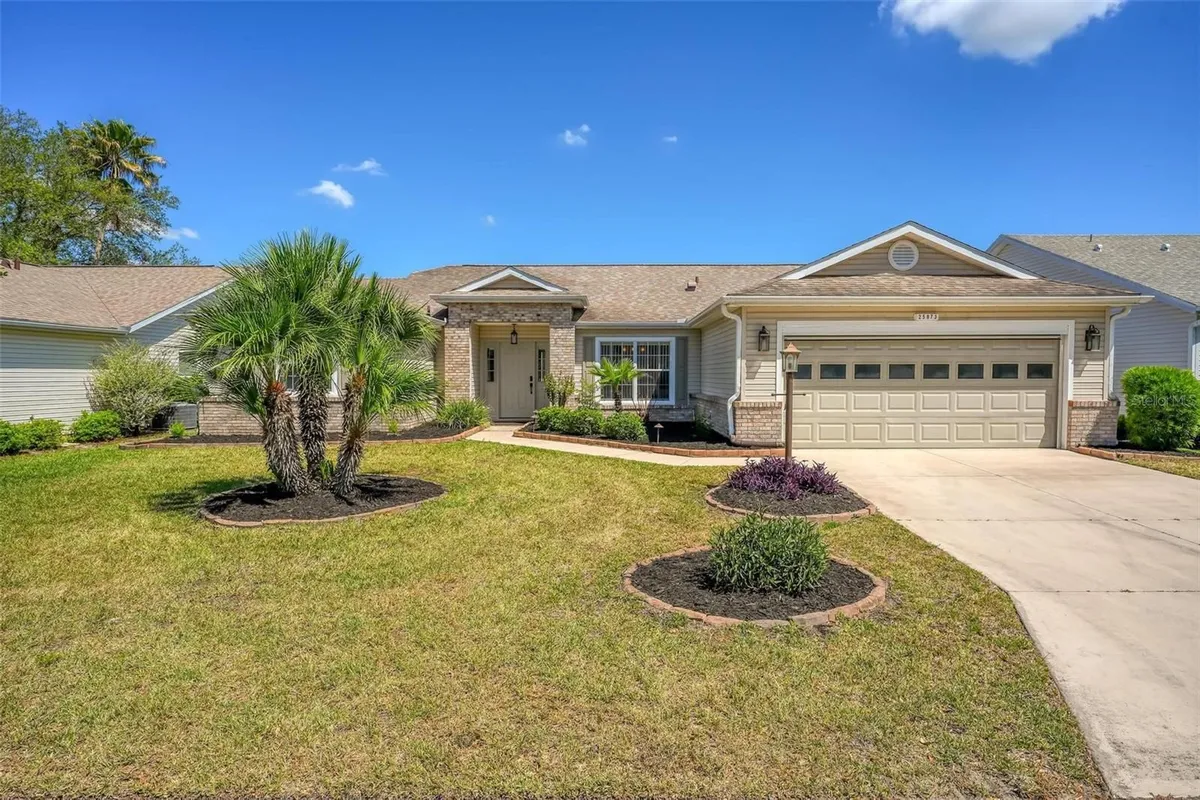Property Slideshow image 1 of 74 | 25073 riverwalk dr, Leesburg, FL, 34748