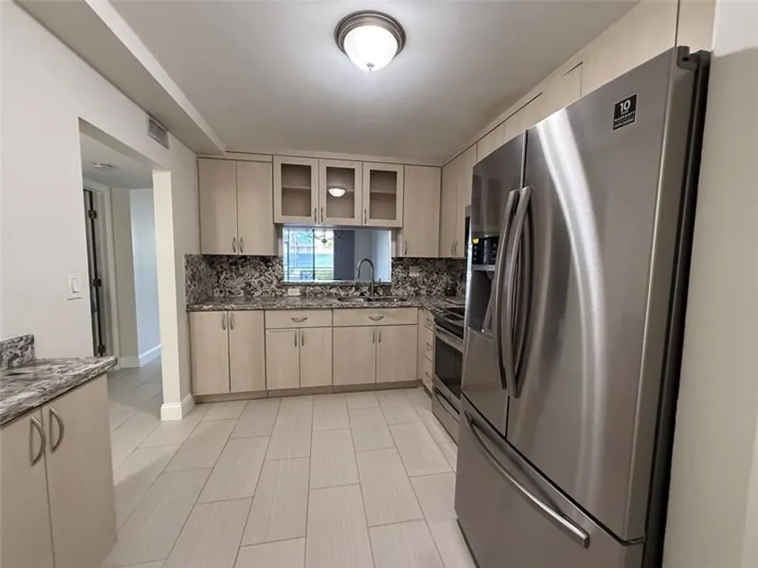 Property Slideshow image 1 of 21 | 1001 colony point cir apt 107, Pembroke Pines, FL, 33026