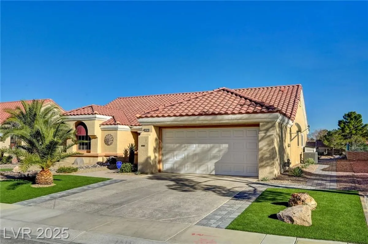 Property Slideshow image 1 of 44 | 2824 golfside dr, Las Vegas, NV, 89134