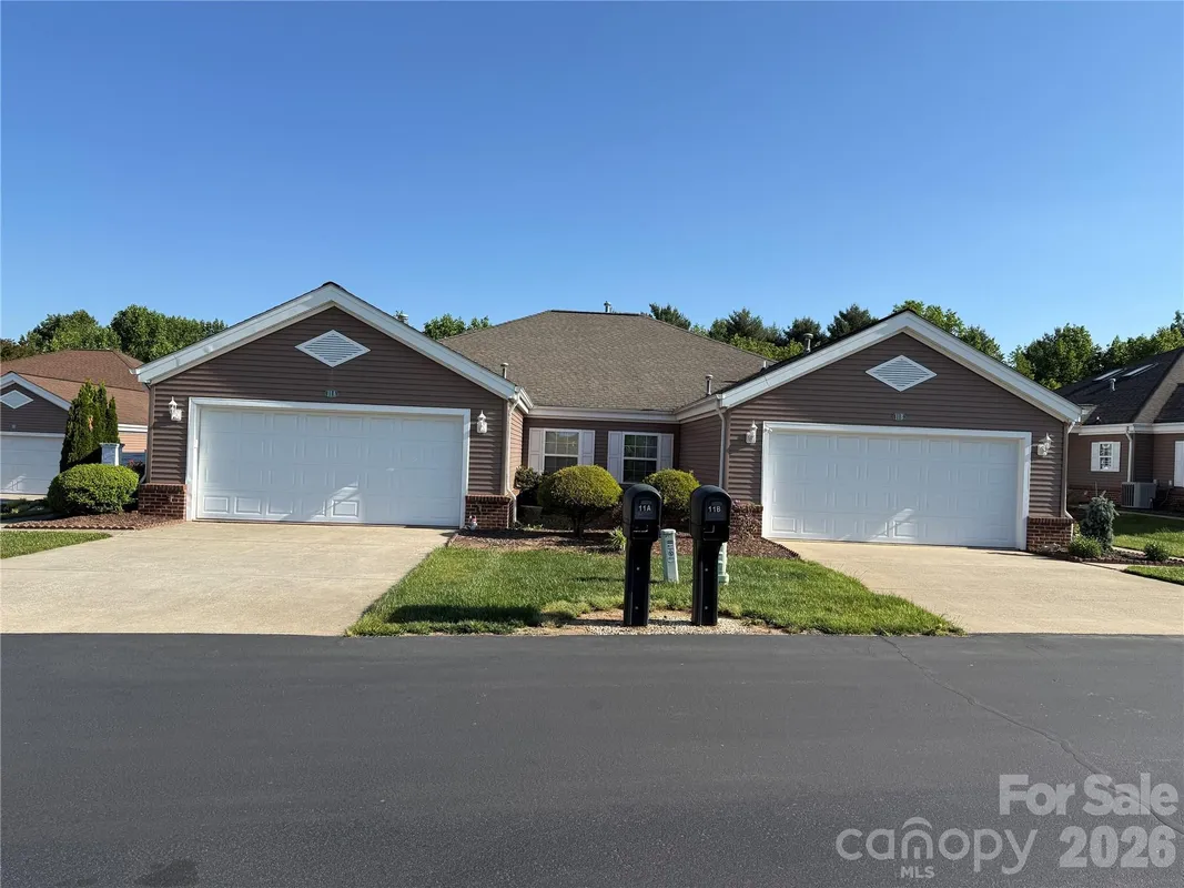 Property Slideshow image 1 of 1 | 11 a heather way, Candler, NC, 28715
