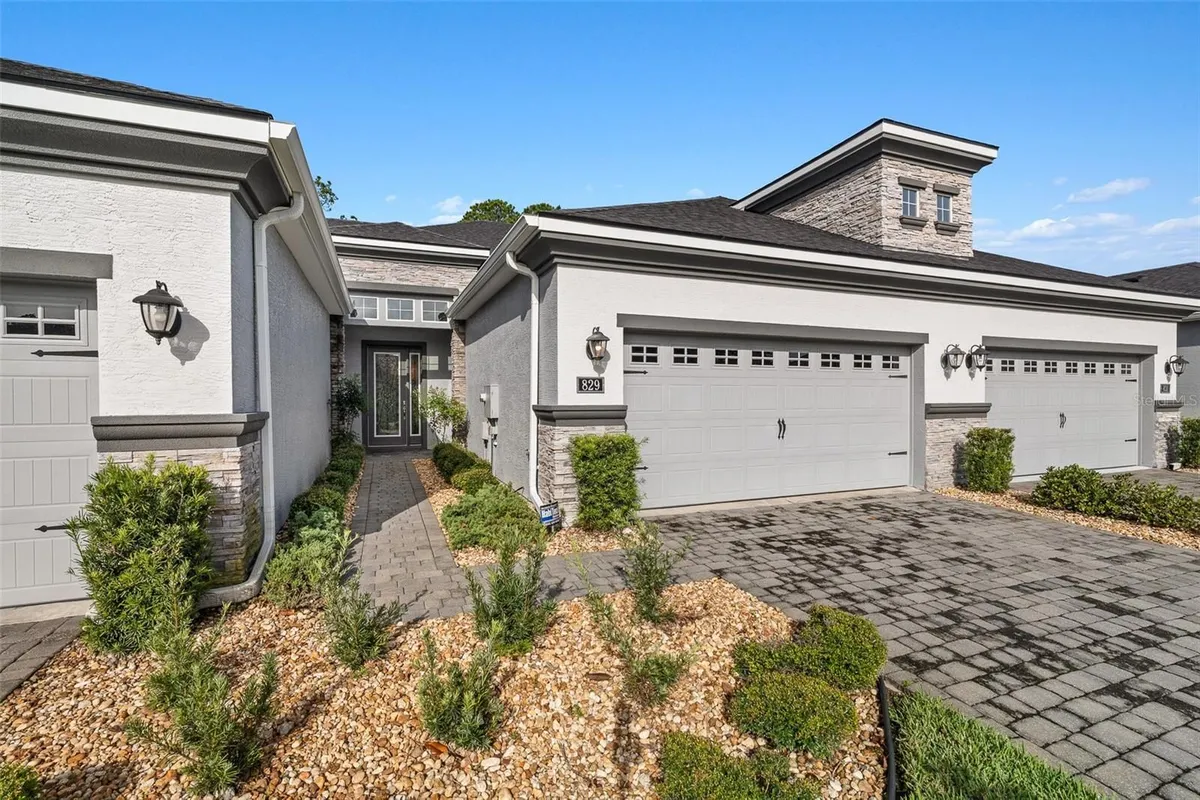 Property Slideshow image 1 of 62 | 829 pinewood dr, Ormond Beach, FL, 32174