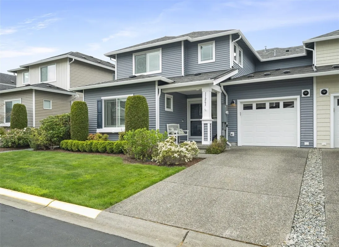 Property Slideshow image 1 of 40 | 11261 241st pl 86, Redmond, WA, 98053