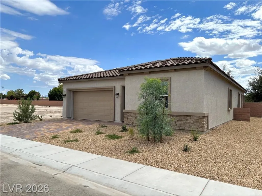 Property Slideshow image 1 of 48 | 5715 e victoria falls dr 6/2, Pahrump, NV, 89061