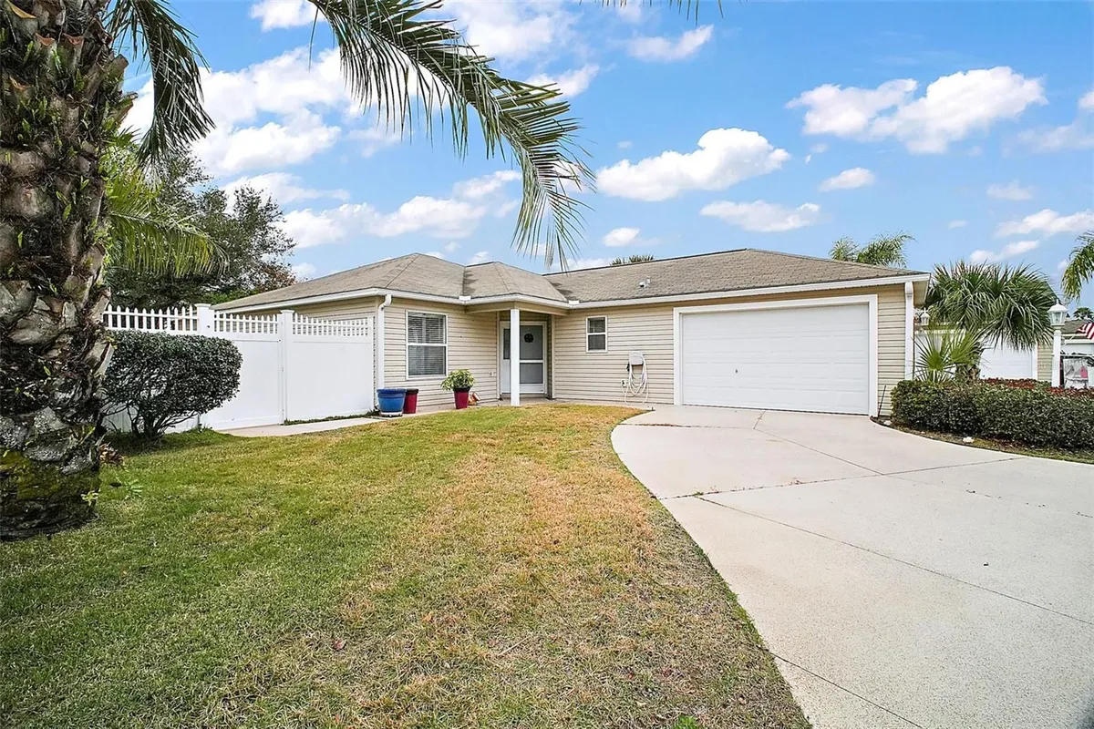 Property Slideshow image 1 of 30 | 2378 ridgeway ct, The Villages, FL, 32162