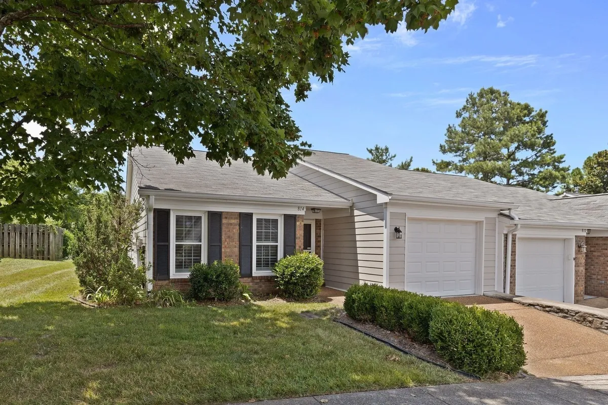 Property Slideshow image 1 of 39 | 814 marquette dr, Nashville, TN, 37205