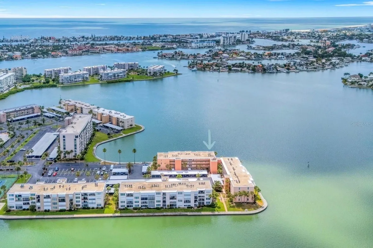Property Slideshow image 1 of 43 | 7665 sun island dr 407, South Pasadena, FL, 33707