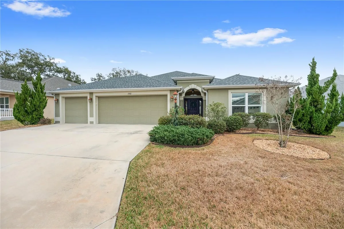 Property Slideshow image 1 of 81 | 1510 knudson run, The Villages, FL, 32163