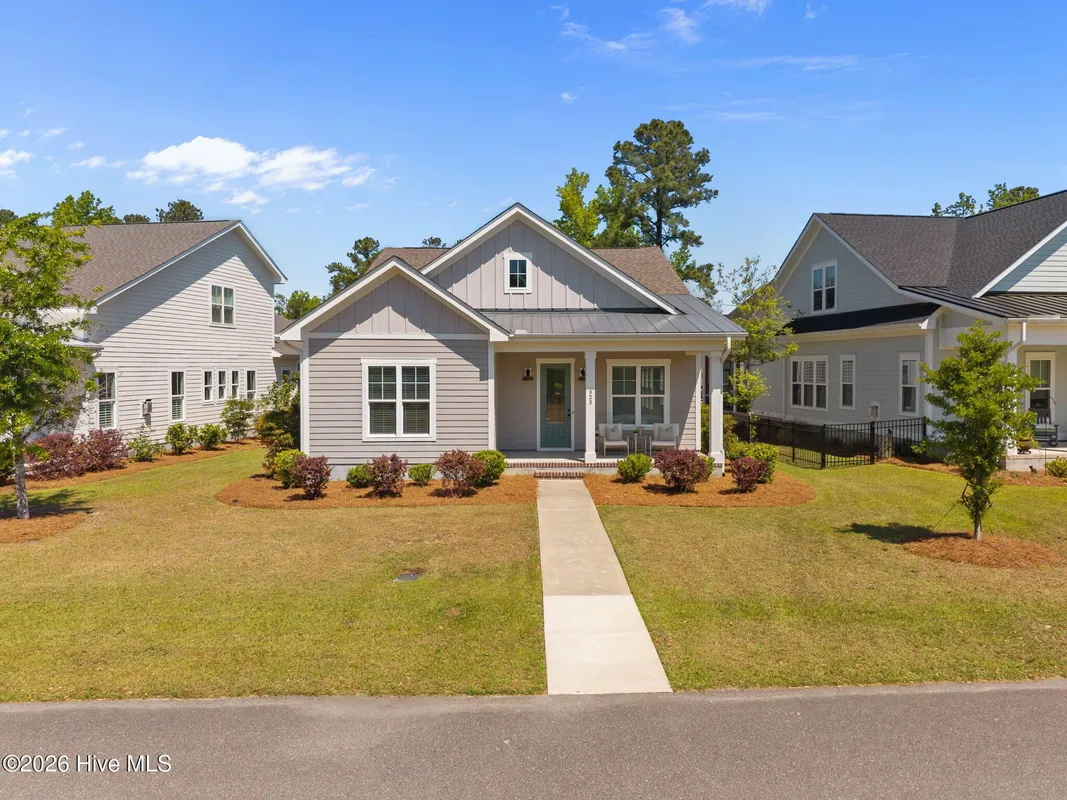 Property Slideshow image 1 of 58 | 323 cornubia dr, Castle Hayne, NC, 28429