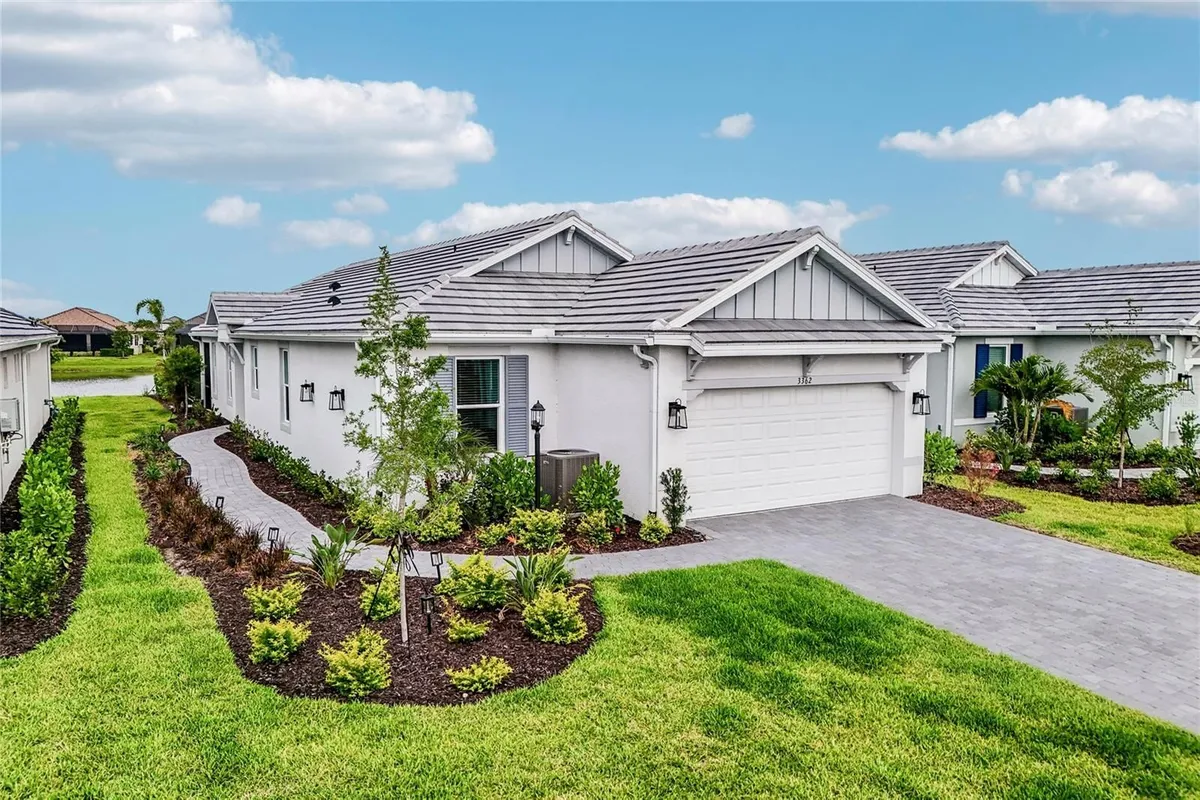 Property Slideshow image 1 of 42 | 3362 alba cir, Bradenton, FL, 34211