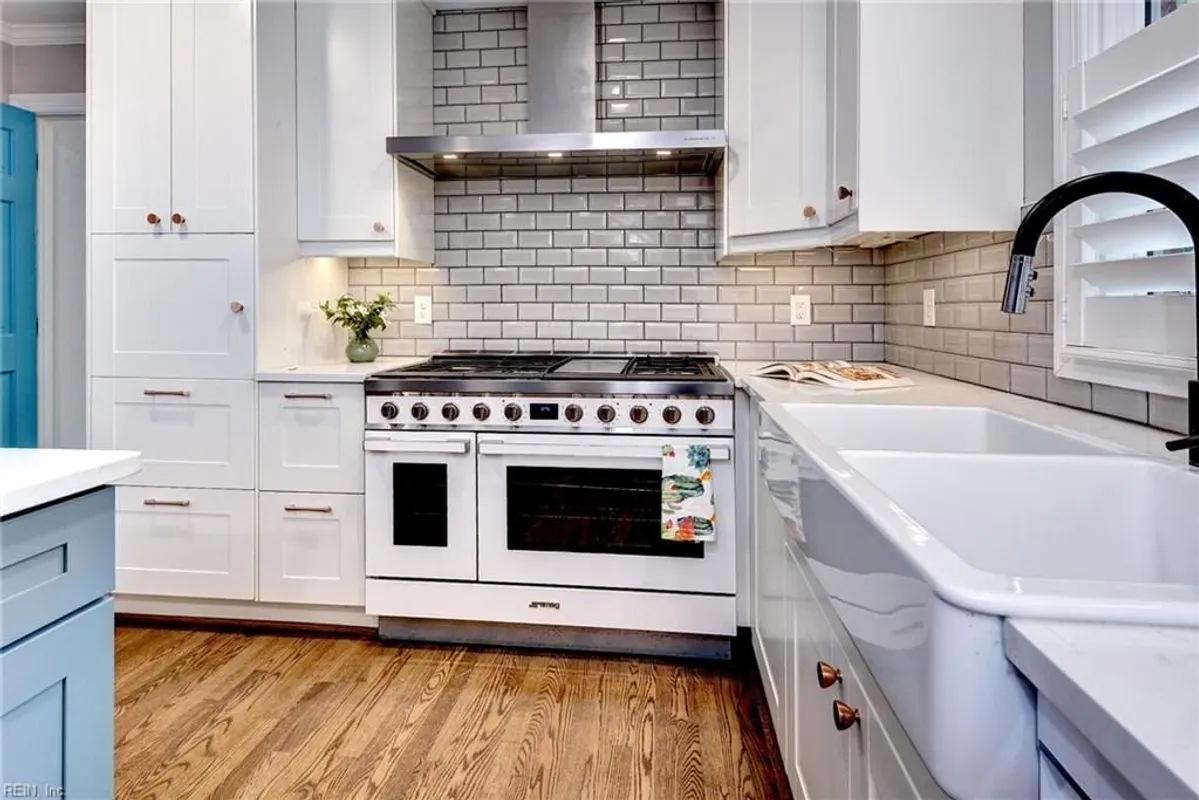 Property Slideshow image 1 of 44 | 101 holman rd, Williamsburg, VA, 23185