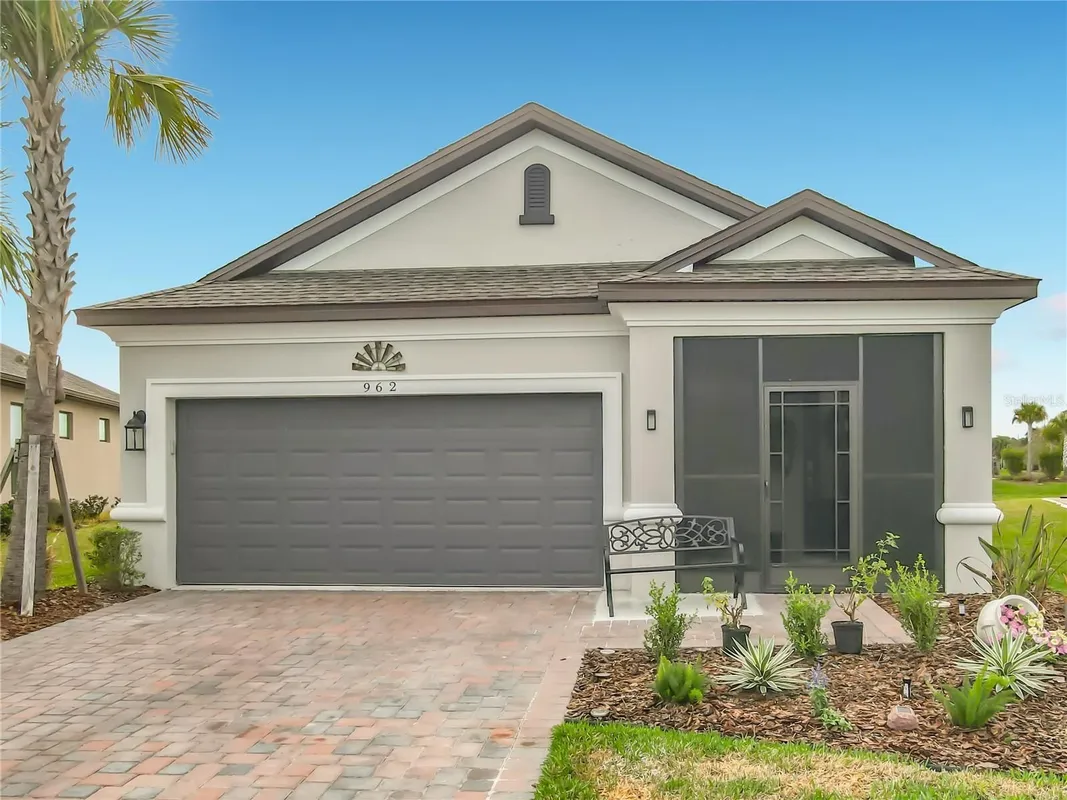 Property Slideshow image 1 of 49 | 962 umbria dr, Poinciana, FL, 34759