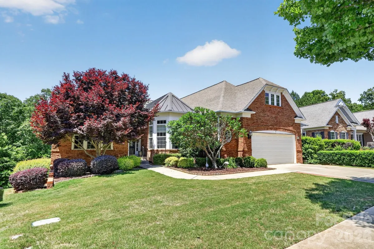 Property Slideshow image 1 of 47 | 9242 whistling straits dr, Fort Mill, SC, 29707
