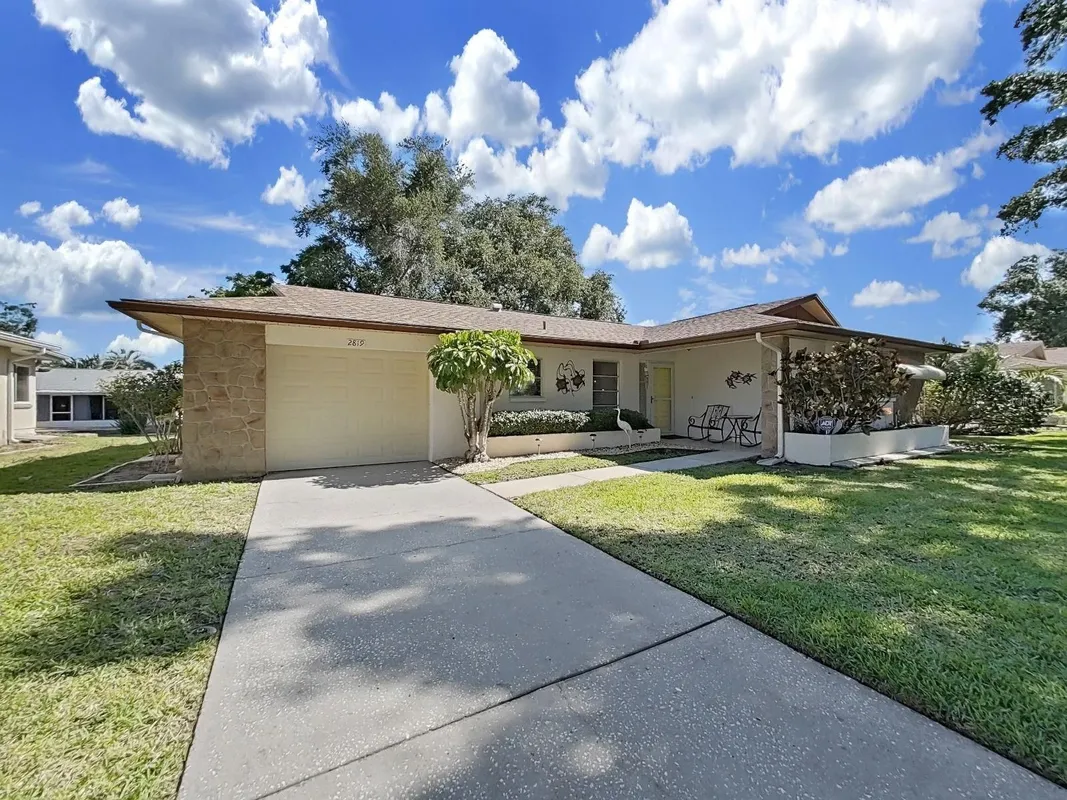 Property Slideshow image 1 of 38 | 2819 thistle ct, Palm Harbor, FL, 34684