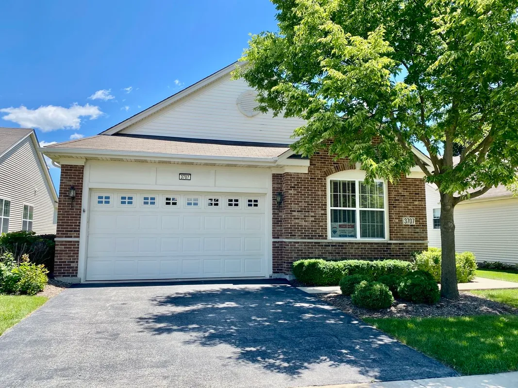 Property Slideshow image 1 of 50 | 3707 idlewild ln, Naperville, IL, 60564