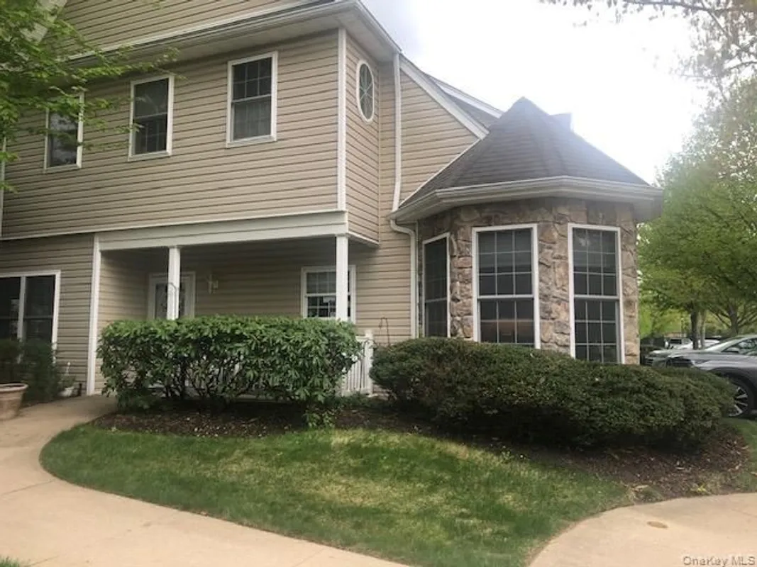 Property Slideshow image 1 of 1 | 170 larry ln, Huntington, NY, 11746