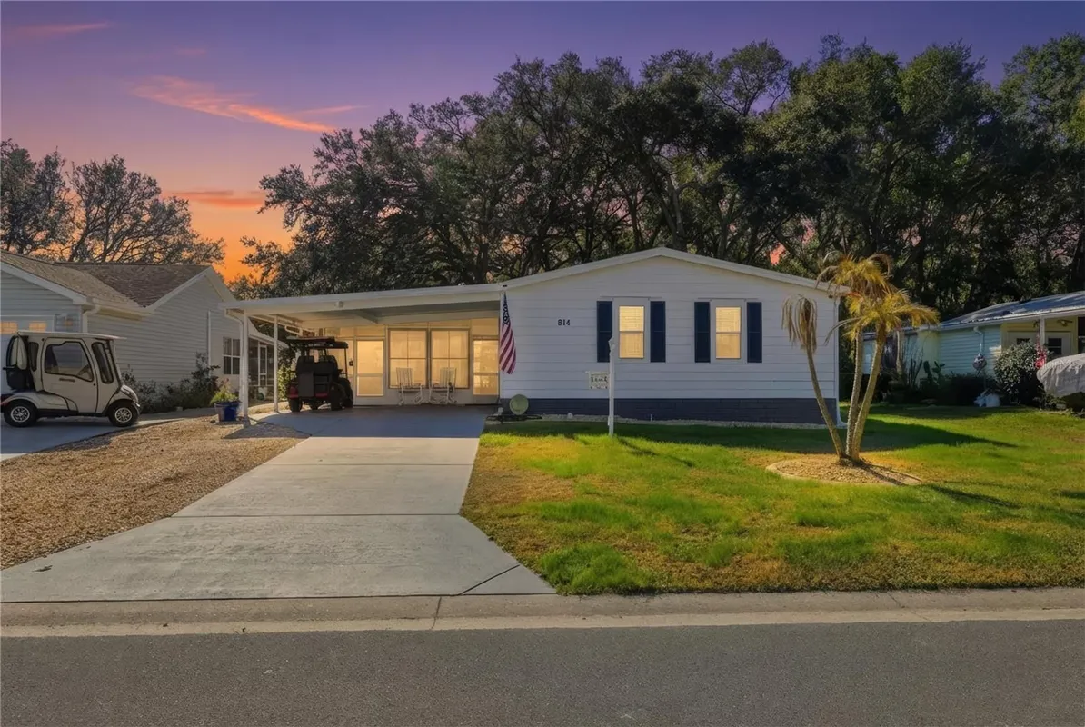 Property Slideshow image 1 of 30 | 814 orchid st, Lady Lake, FL, 32159