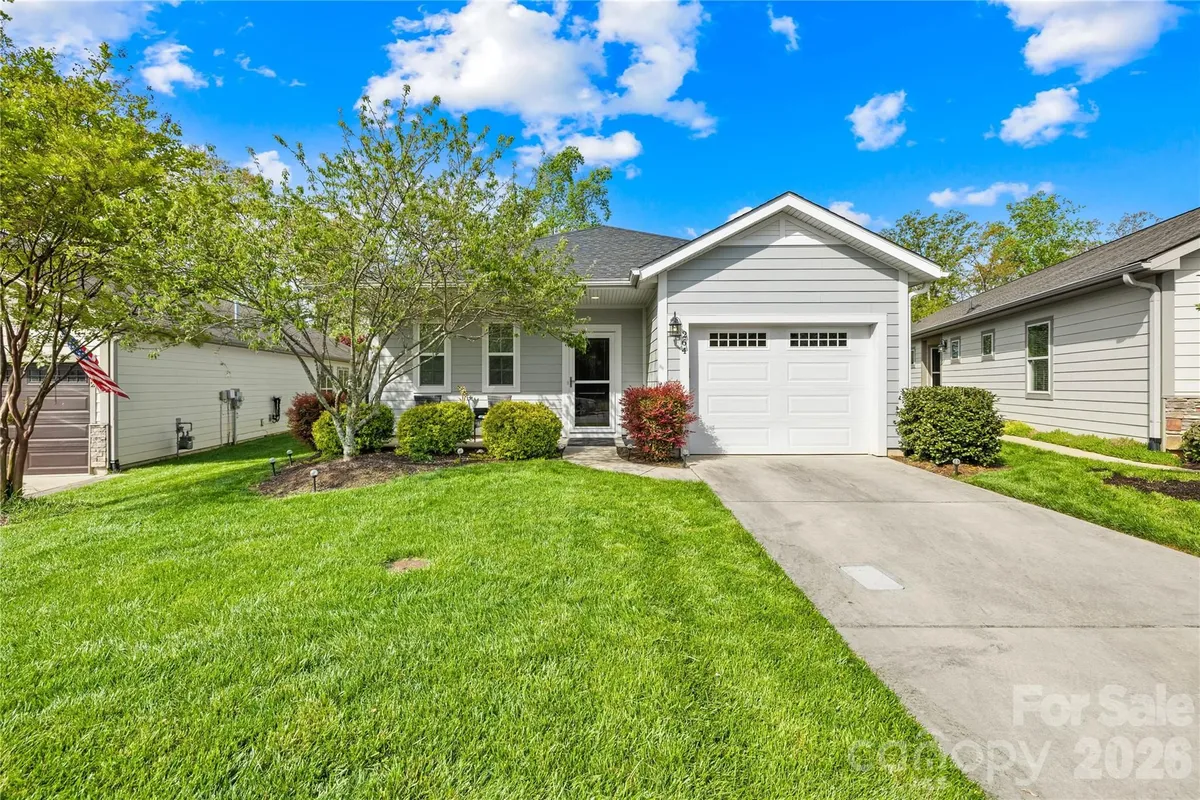 Property Slideshow image 1 of 25 | 264 flat rock dr, Denver, NC, 28037