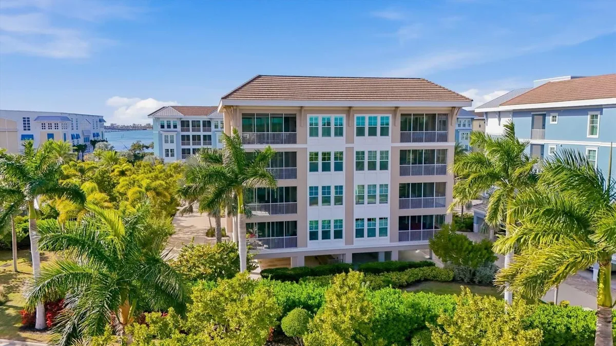 Property Slideshow image 1 of 51 | 395 aruba cir 303, Bradenton, FL, 34209