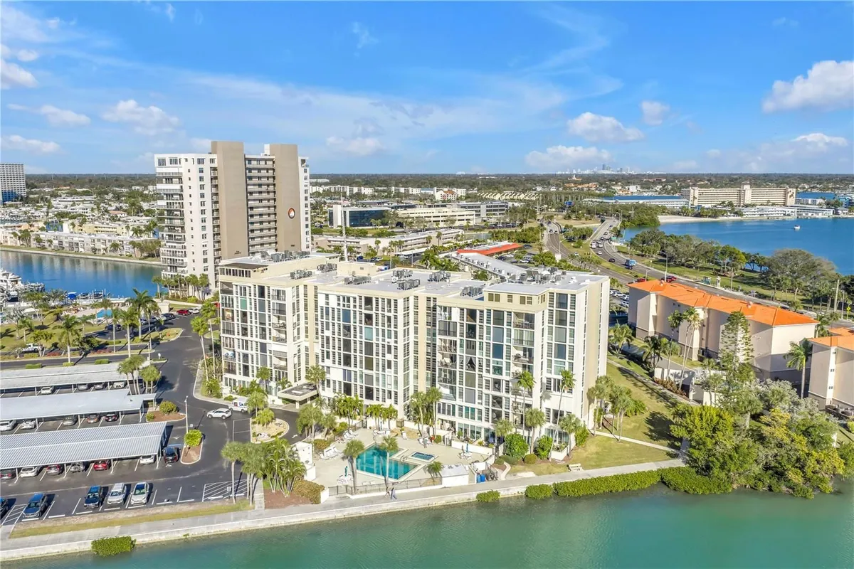 Property Slideshow image 1 of 92 | 7400 sun island dr 103, South Pasadena, FL, 33707