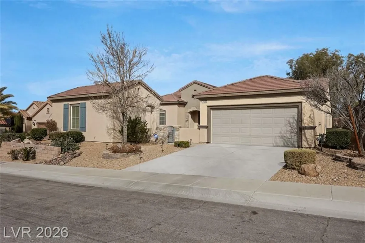 Property Slideshow image 1 of 40 | 2408 black river falls dr, Henderson, NV, 89044